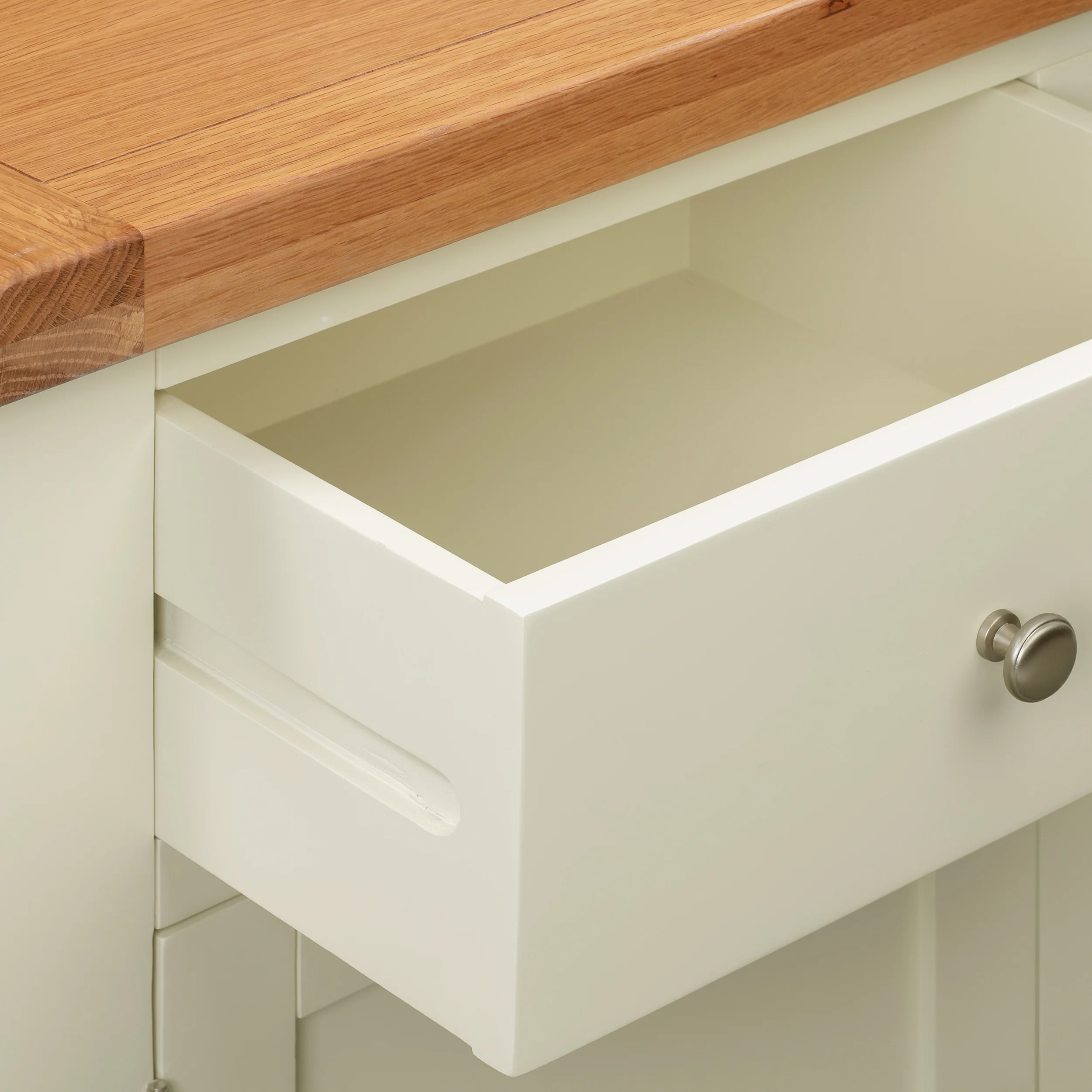 Cambridge Classic Cream Painted Oak 2 Door 2 Drawer Sideboard - Image 6