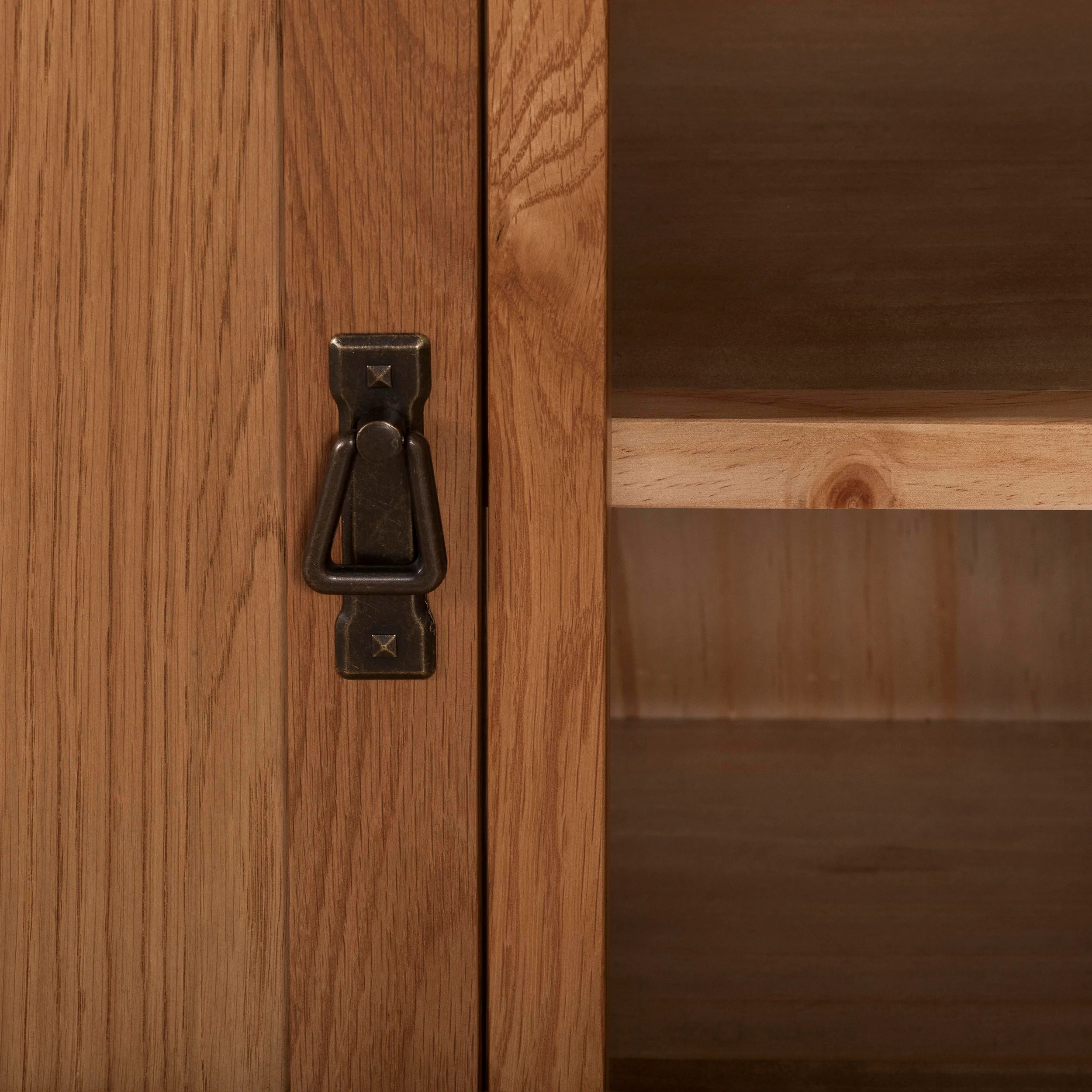 Cambridge Oak 2 Door 2 Drawer Sideboard - Image 7